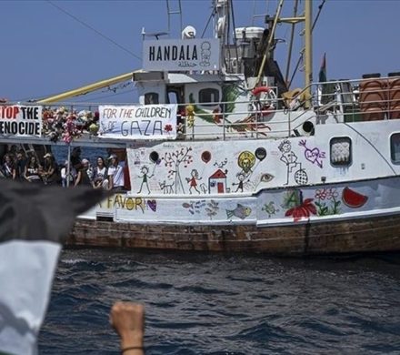 واکنش سرنشینان کشتی «حنظله» به تهدید صهیونیست‌ها: اعتصاب غذا می‌کنیم