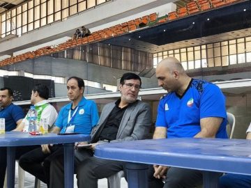 بازدید ریٔیس کمیته پارالمپیک از مسابقات پاراشنای قهرمانی کشور