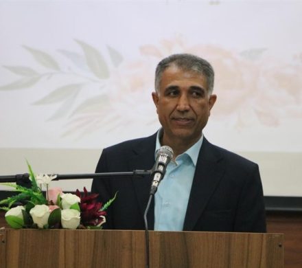 توسعه جامعه از مسیر مدرسه و دانش می‌گذرد