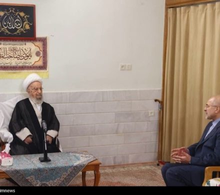 آیت‌الله مکارم‌شیرازی: برخی از بانک‌ها موجب افزایش تورم و فشار بر مردم شده‌اند