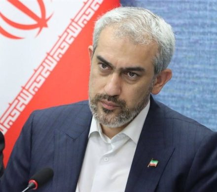 وزیر اقتصاد: بانک ملی ایران، با سابقه ترین‌ و پیشروترین بانک دولتی کشور است