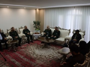 دیدار جانشین فرمانده کل سپاه با خانواده شهید تازه تفحص شده گلستانی + تصاویر