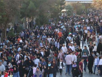 پنجمین پباده‌روی بزرگ شهرداری شیراز برگزار شد
