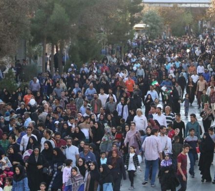 پنجمین پباده‌روی بزرگ شهرداری شیراز برگزار شد
