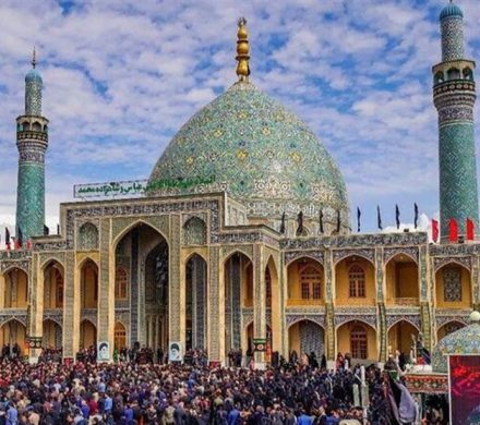 حال و هوای آستان ‌امامزاده آقا علی‌عباس بادرود در آستانه ‌ایام فاطمیه+فیلم