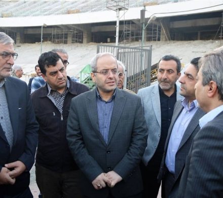 بازدید مسیٔولان سازمان برنامه و بودجه از پروژه بازسازی ورزشگاه آزادی