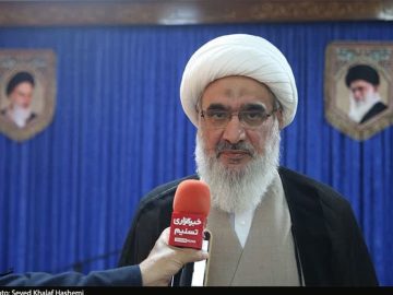 دعوت امام جمعه بوشهر به حضور حماسی جوانان در راهپیمایی ۱۳ آبان