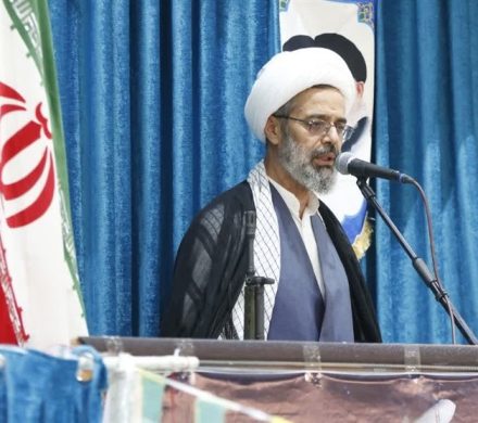 برای قوی شدن ایران باید ایمان و تخصص را در کنار هم قرار دهیم