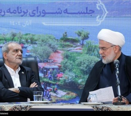 ۳ مطالبه مهم نماینده ولیفقیه در کردستان از ریٔیسجمهور/مشکل کولهبران برطرف شود