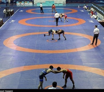 ورزشکاران ایرانی افسران جبهه جنگ ترکیبی/احترام به پرچم جهاد بزرگ قهرمانان است