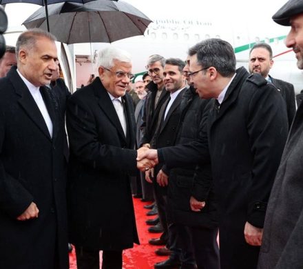 عارف وارد مسکو شد/ تعامل ایران با سازمان شانگهای مناسب است